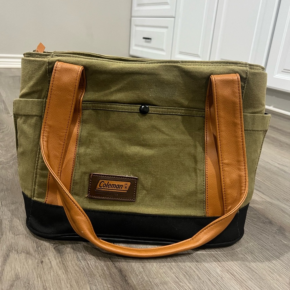 COLEMAN: Banyan Series 24-Can Soft Cooler Tote